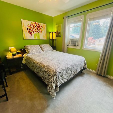 Cornerstone Bed And Breakfast Revelstoke Exterior foto