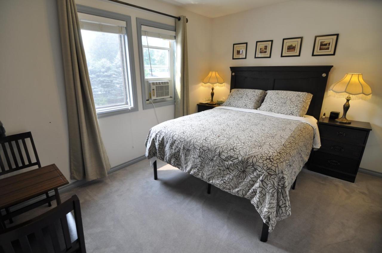 Cornerstone Bed And Breakfast Revelstoke Exterior foto