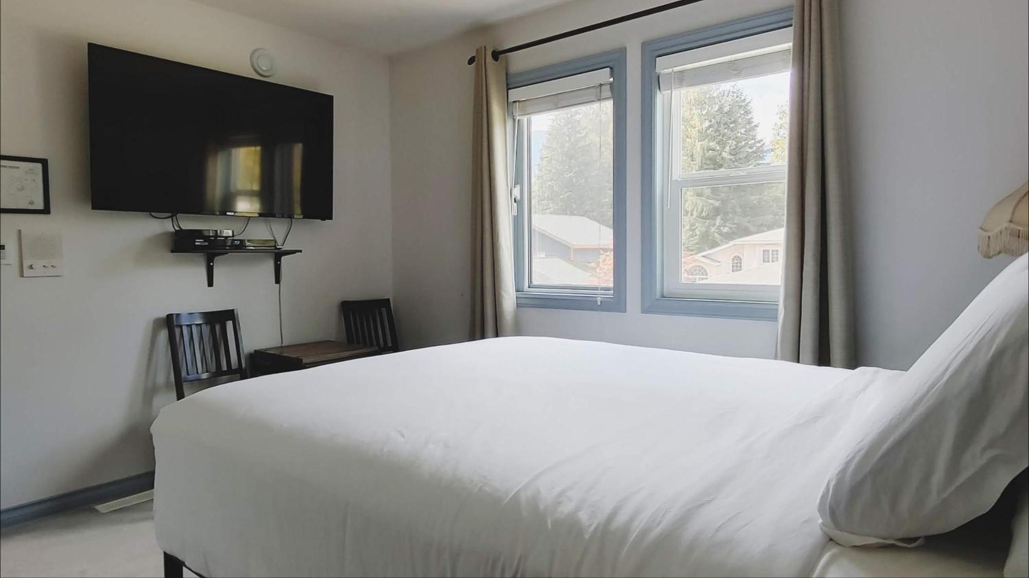 Cornerstone Bed And Breakfast Revelstoke Exterior foto