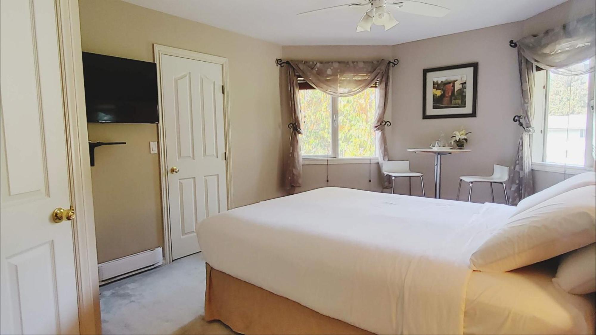 Cornerstone Bed And Breakfast Revelstoke Exterior foto