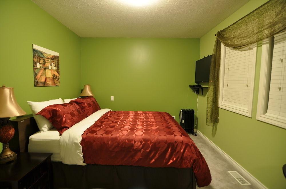 Cornerstone Bed And Breakfast Revelstoke Exterior foto